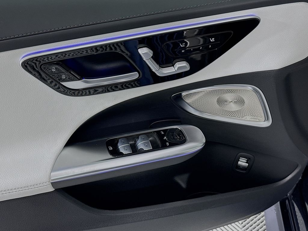 Used 2025 Blue Mercedes-Benz C 300 image 18