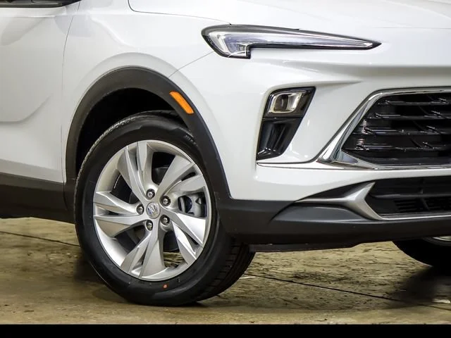 New 2026 Summit White Buick Preferred image 4