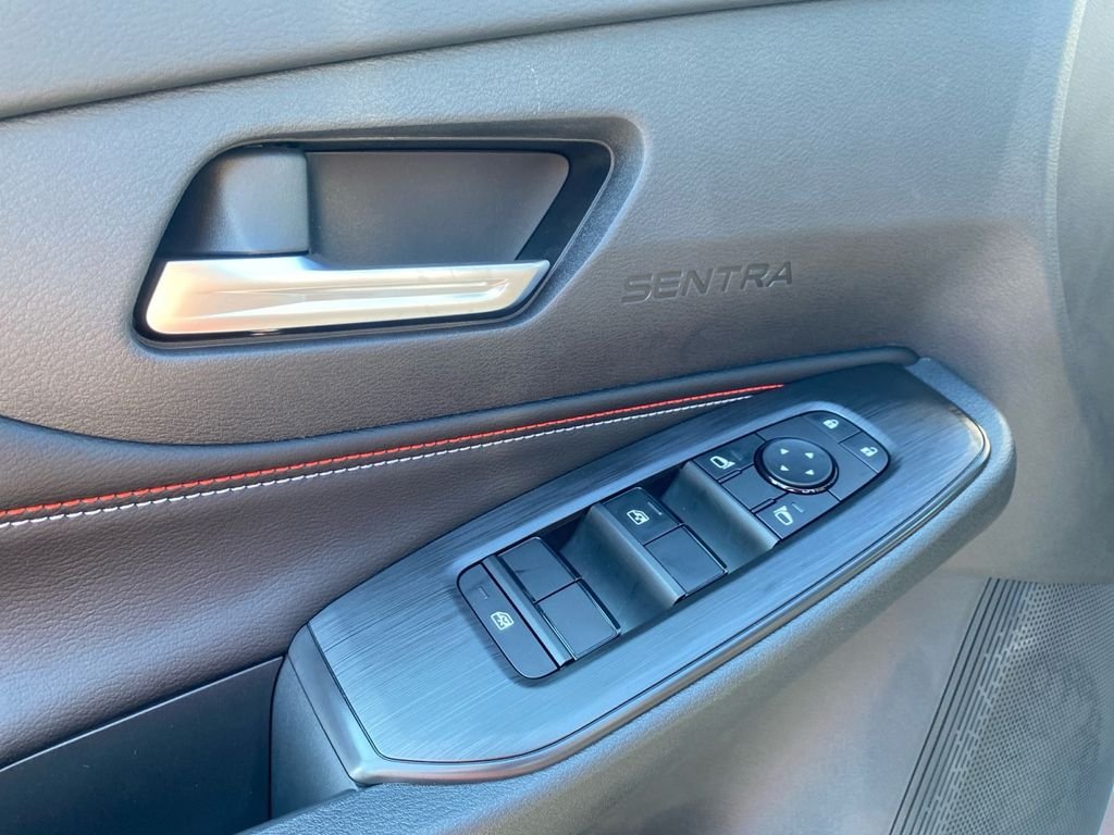 New 2027 Gray Nissan SR image 10