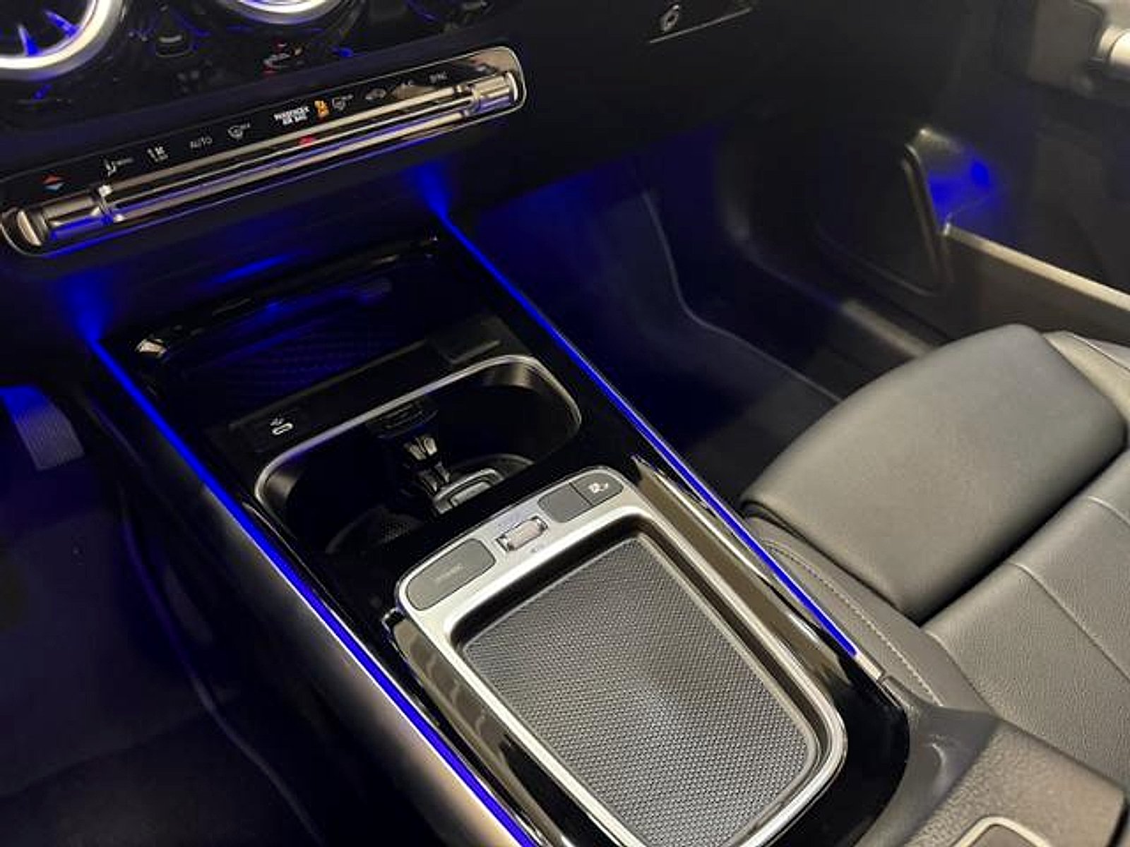 Used 2025 Cirrus Silver Metallic Mercedes-Benz 4MATIC® image 16