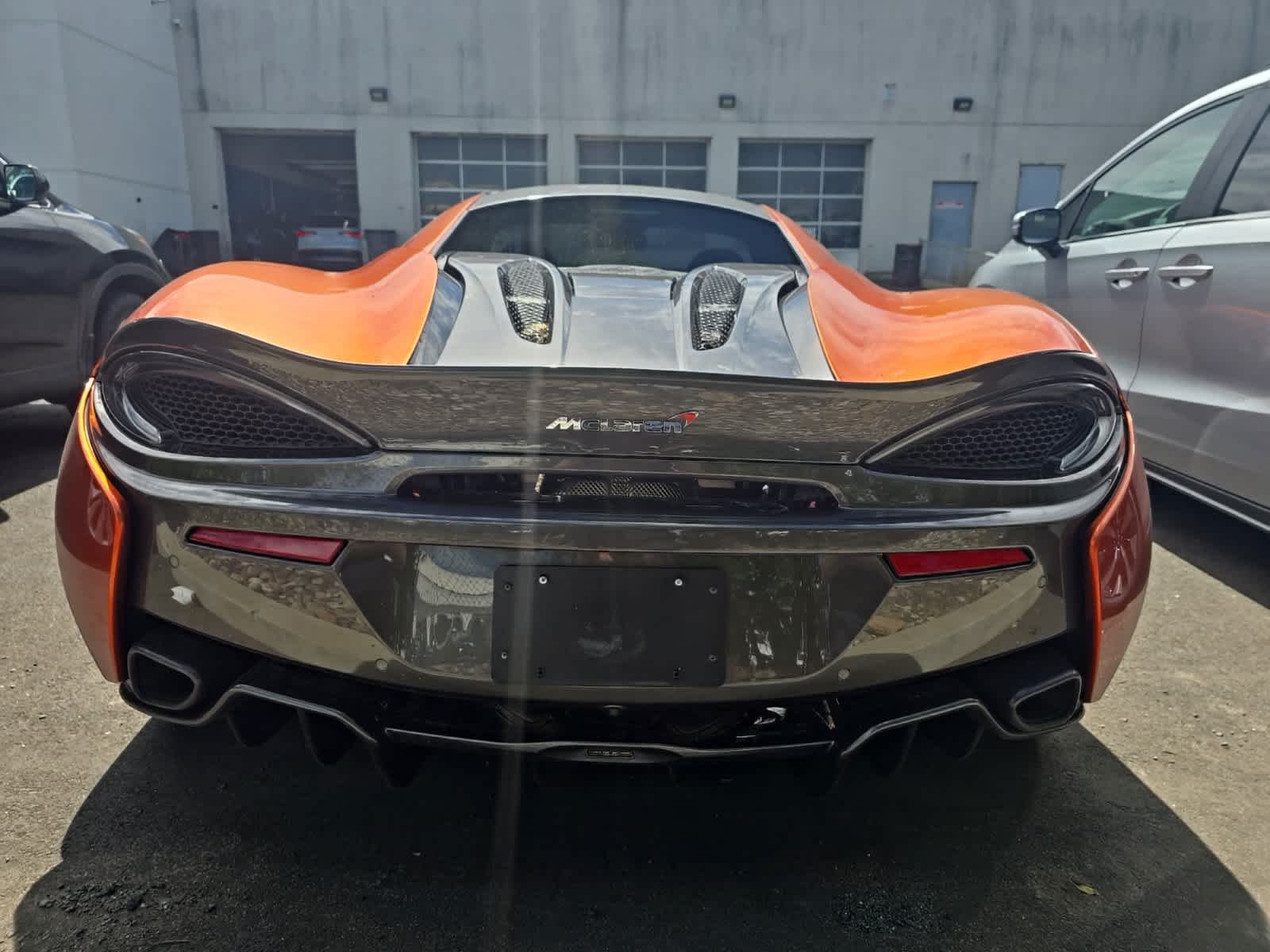 Used 2018  McLaren  image 6
