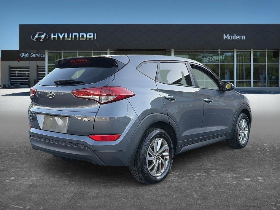 Used 2018 Coliseum Gray Hyundai SE image 4
