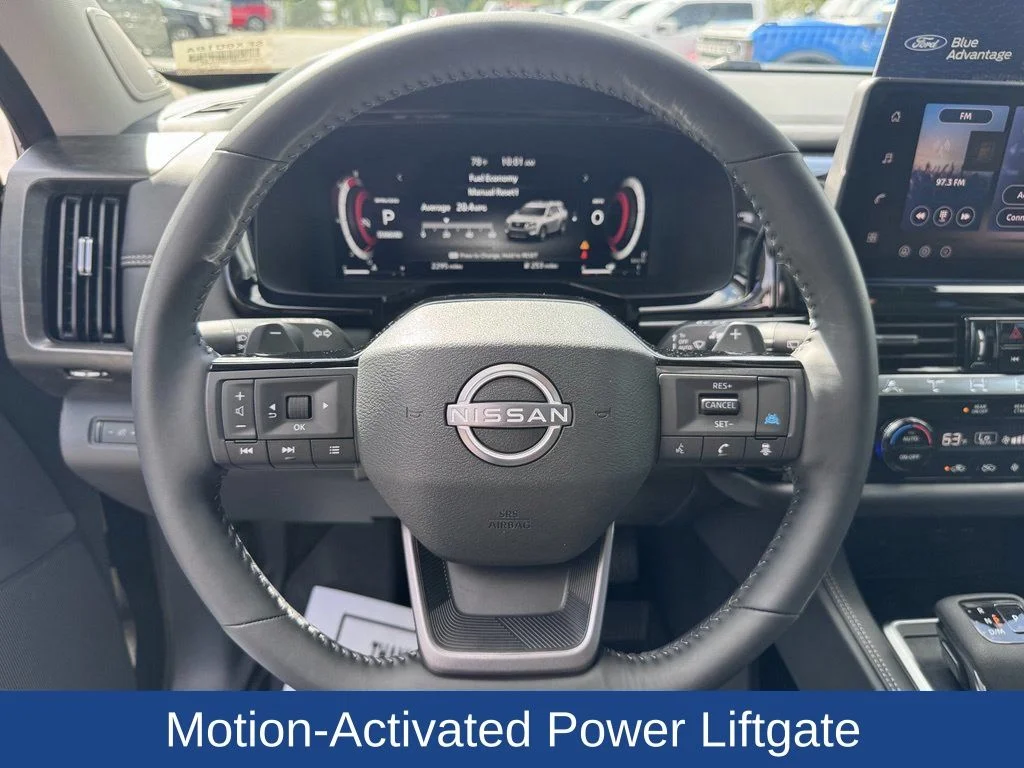 Used 2026 Black Nissan Platinum image 16