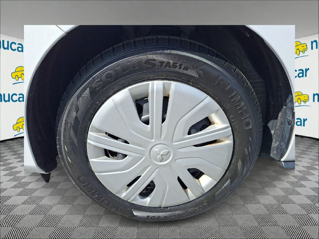 Used 2023 White Diamond Mitsubishi ES image 7