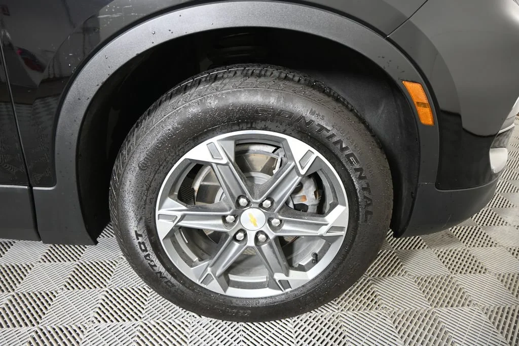 Used 2024 Black Chevrolet 2LT image 11