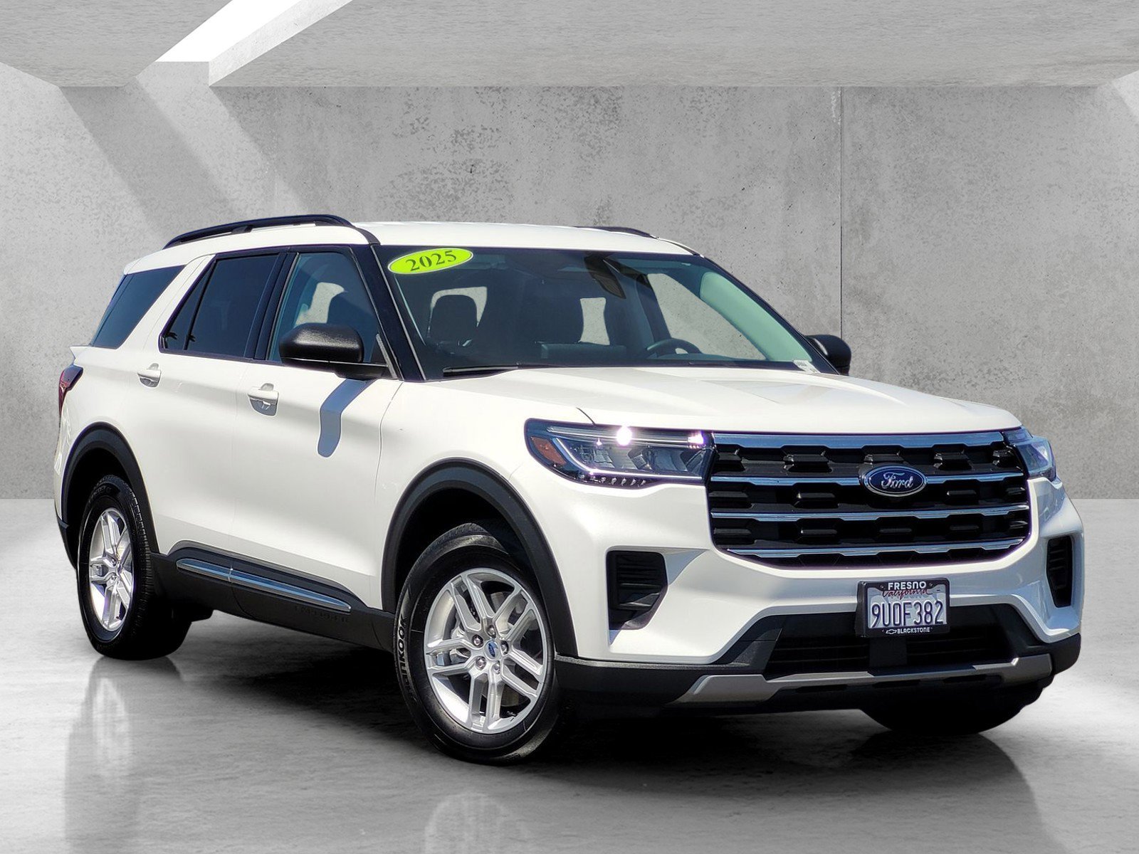 2025 Ford Explorer Active RWD (PL535)'s photo