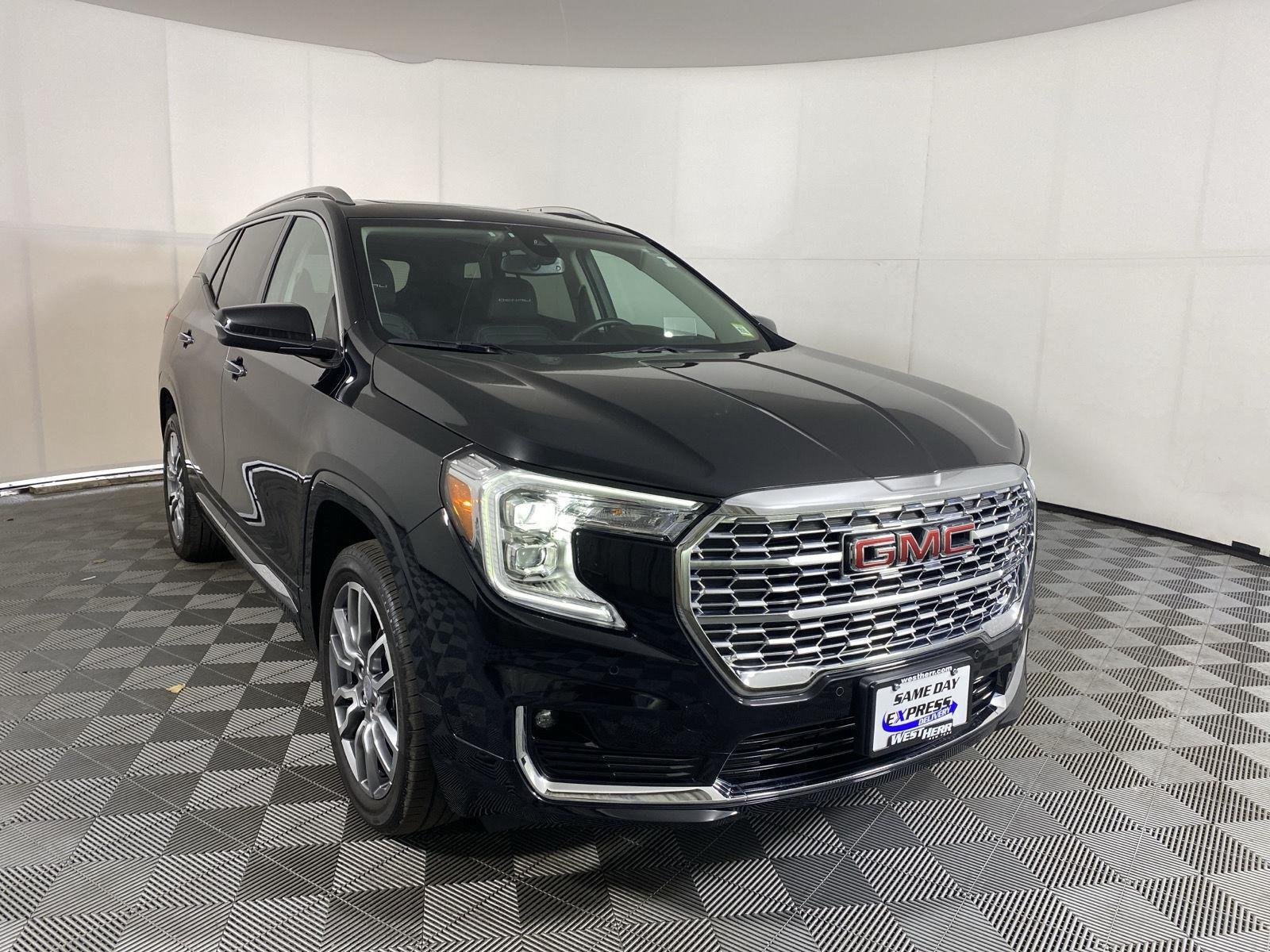 Used 2024 Ebony Twilight Metallic GMC Denali image 19