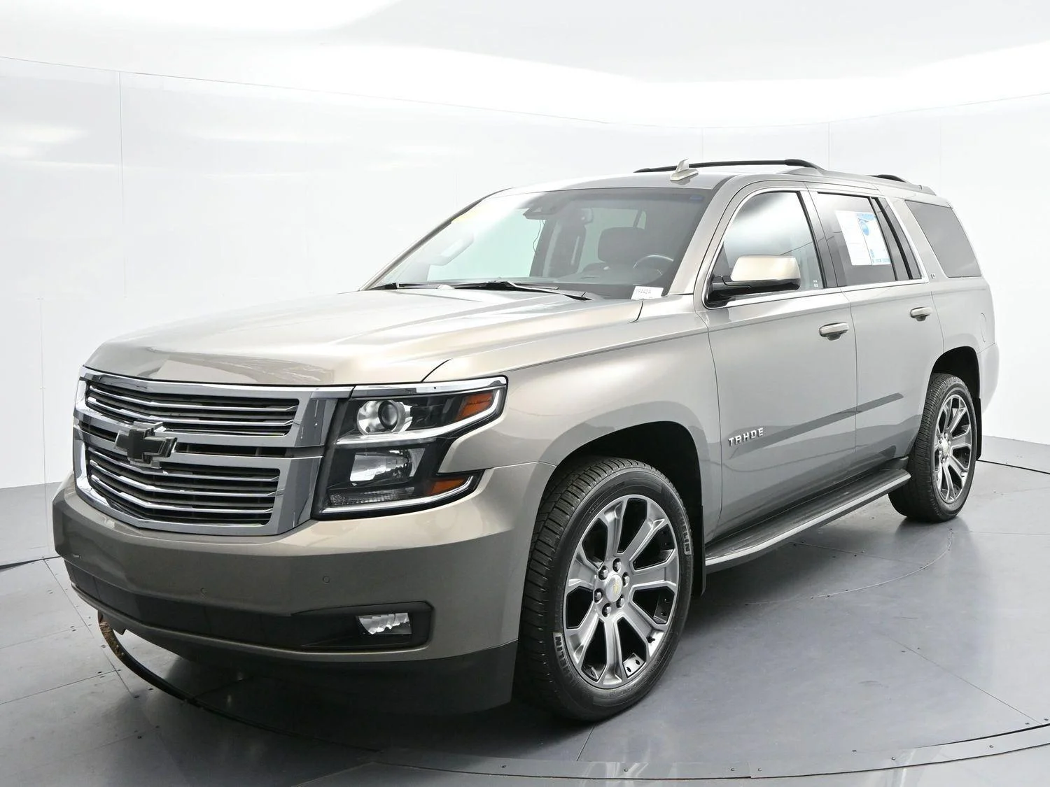 Used 2018 PEPPERDUST METALLIC Chevrolet LT image 4