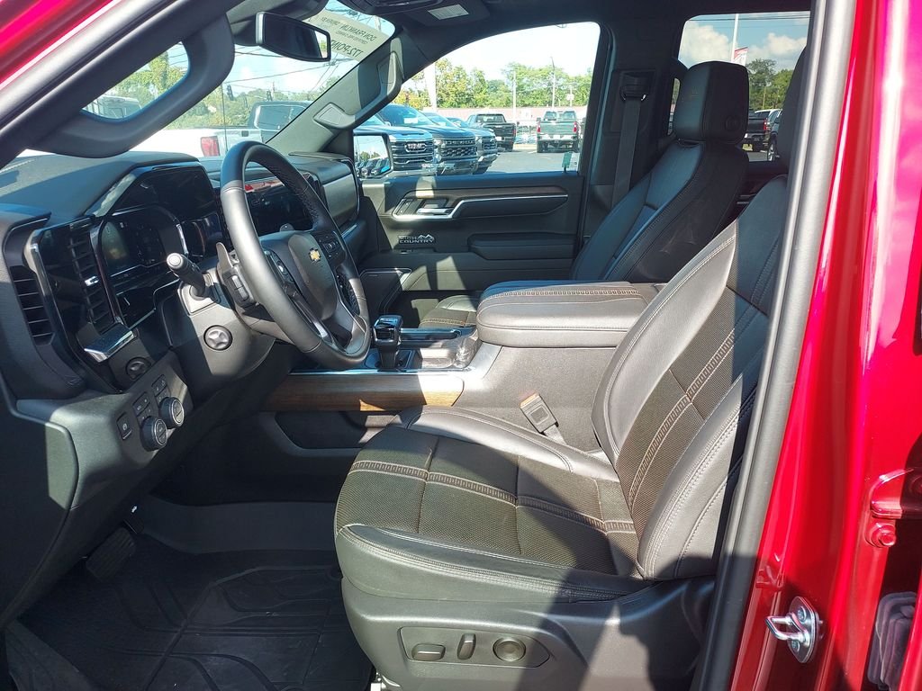 Used 2025 Red Chevrolet High Country image 21