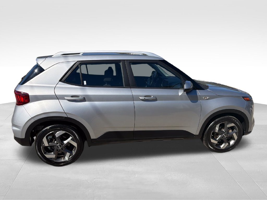 Used 2025 Silver Hyundai SEL image 6
