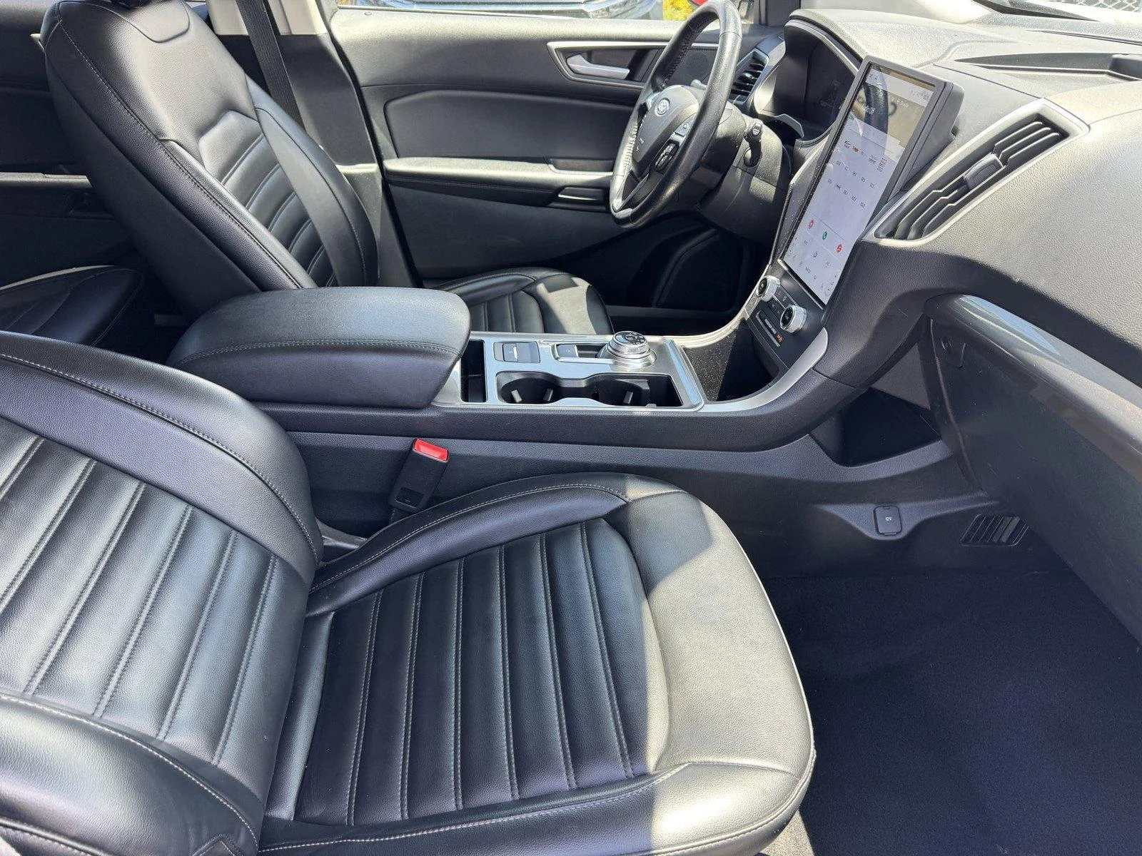 Used 2023  Ford SEL image 8