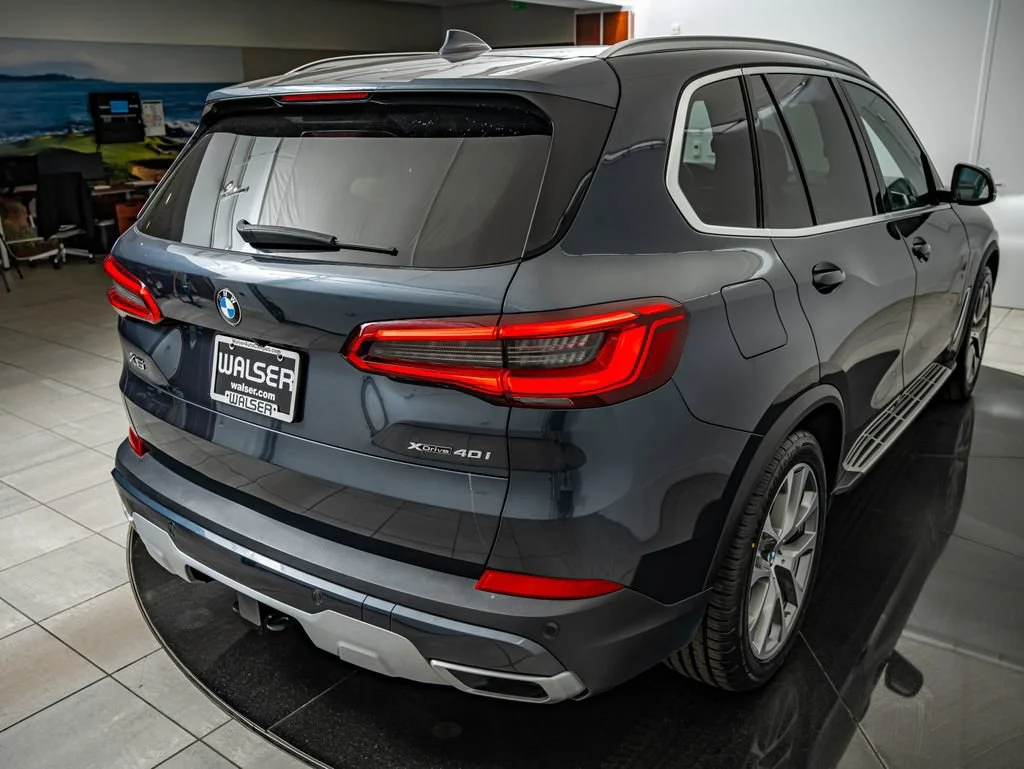 Used 2019 Arctic Gray Metallic BMW xDrive40i image 16
