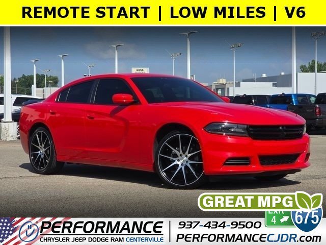 Used 2022 Torred Clearcoat Dodge SXT image 1