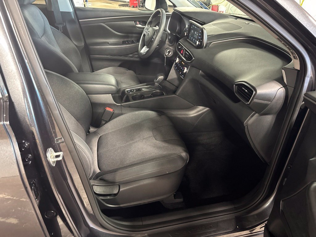 Used 2020 Gray Hyundai SE image 25