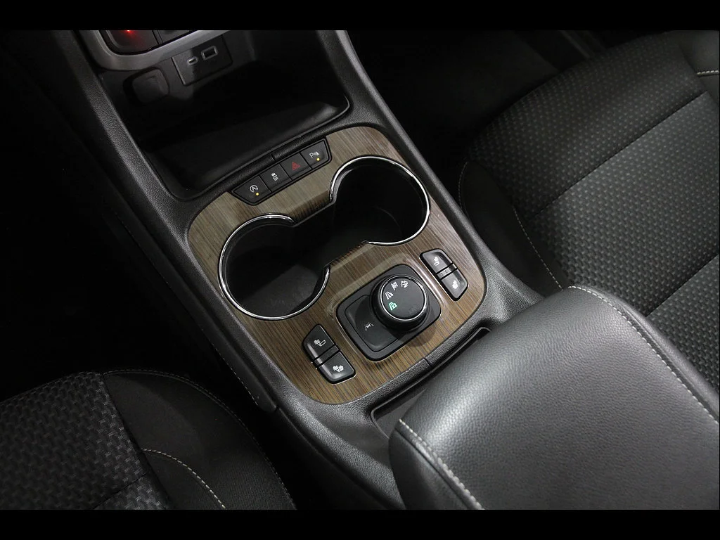 2023 GMC Acadia SLE - Photo 16