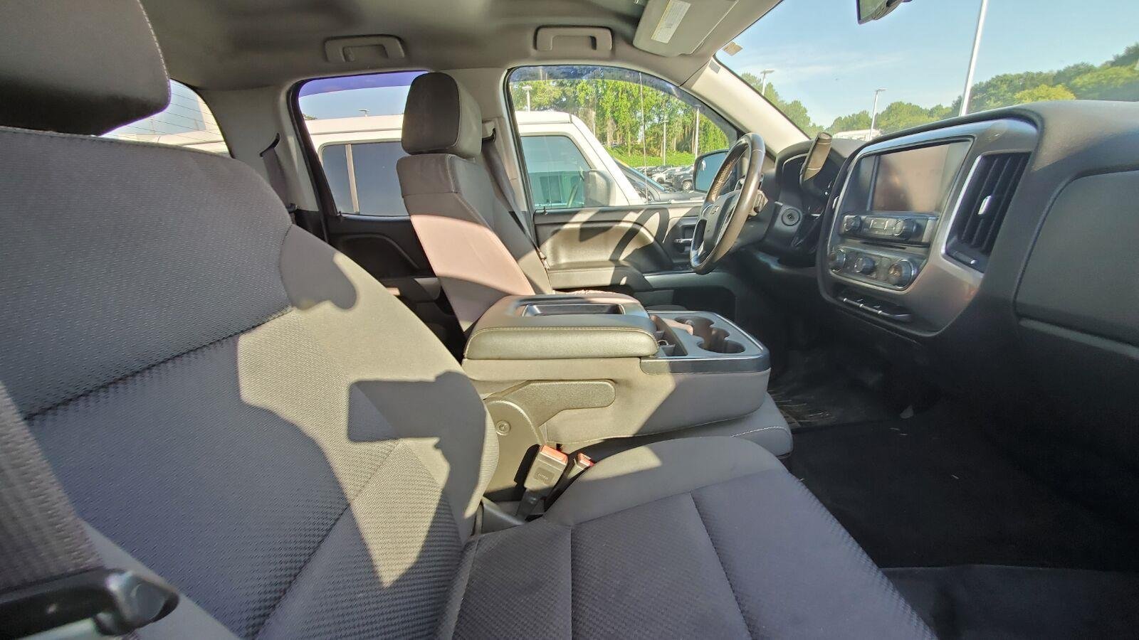 Used 2016 SUMMIT WHITE Chevrolet LT image 4