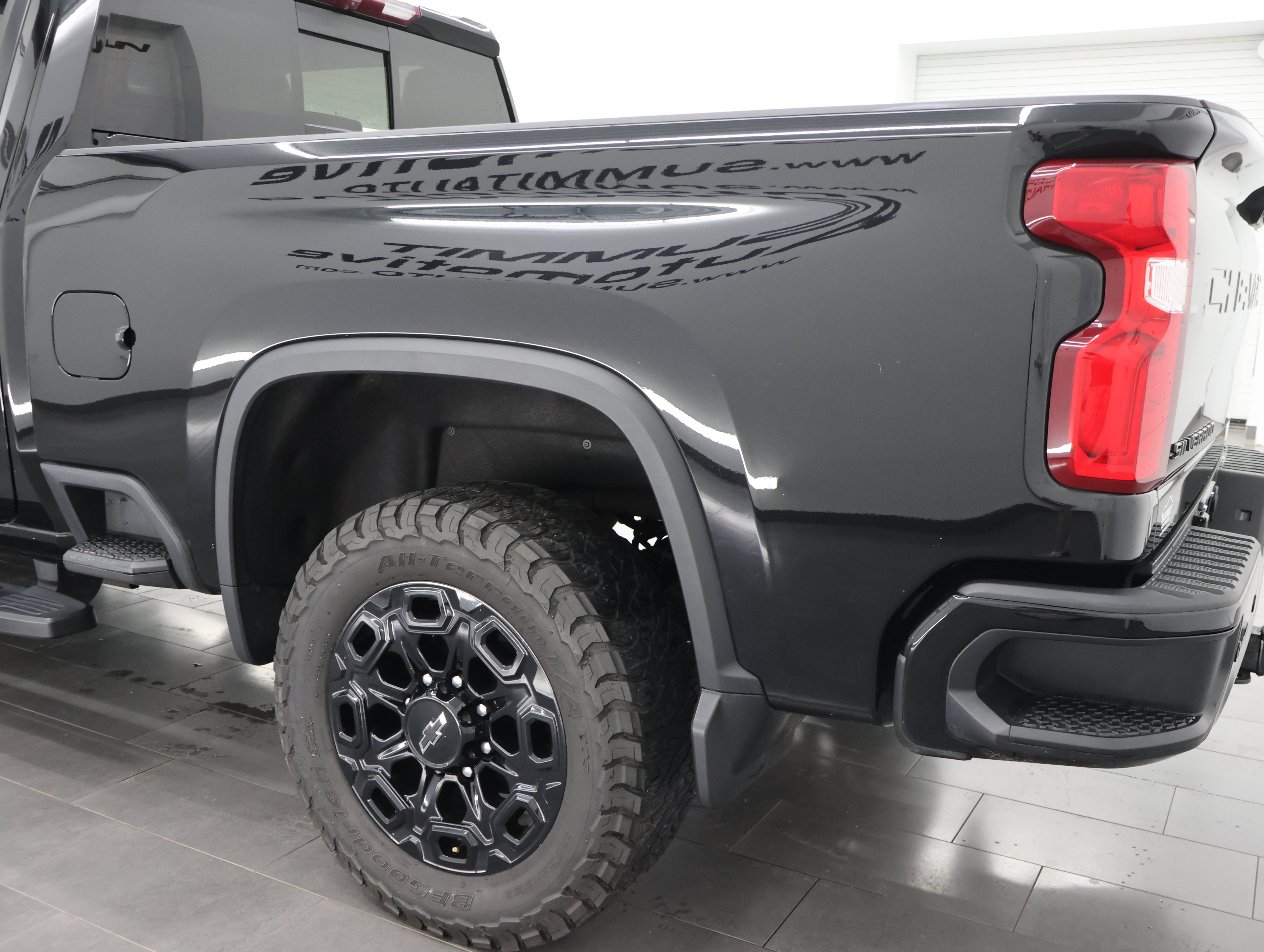 Used 2024 Black Chevrolet 4x4 Crew Cab LTZ Z71: CREW-SHORT-LTZ-MIDNIGHT-CONVENIENCE II-DIESEL-1 OWNER image 37