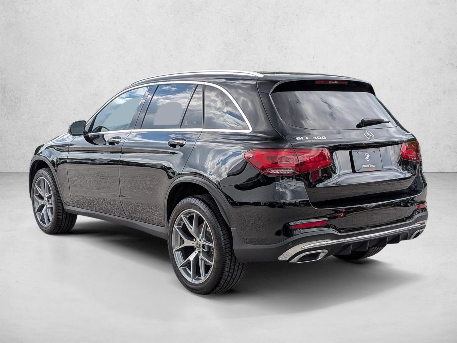 Used 2022 Obsidian Black Metallic Mercedes-Benz GLC 300 image 8