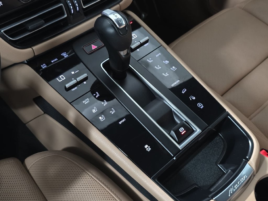 Certified Used 2023  Porsche  image 19
