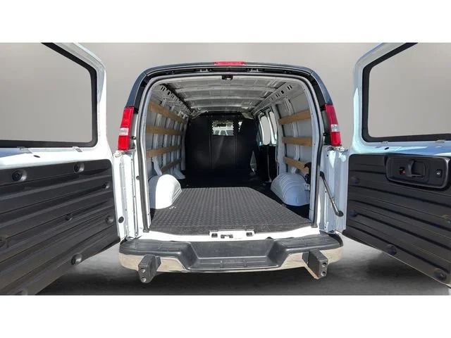 Used 2024 Summit White Chevrolet WT image 29