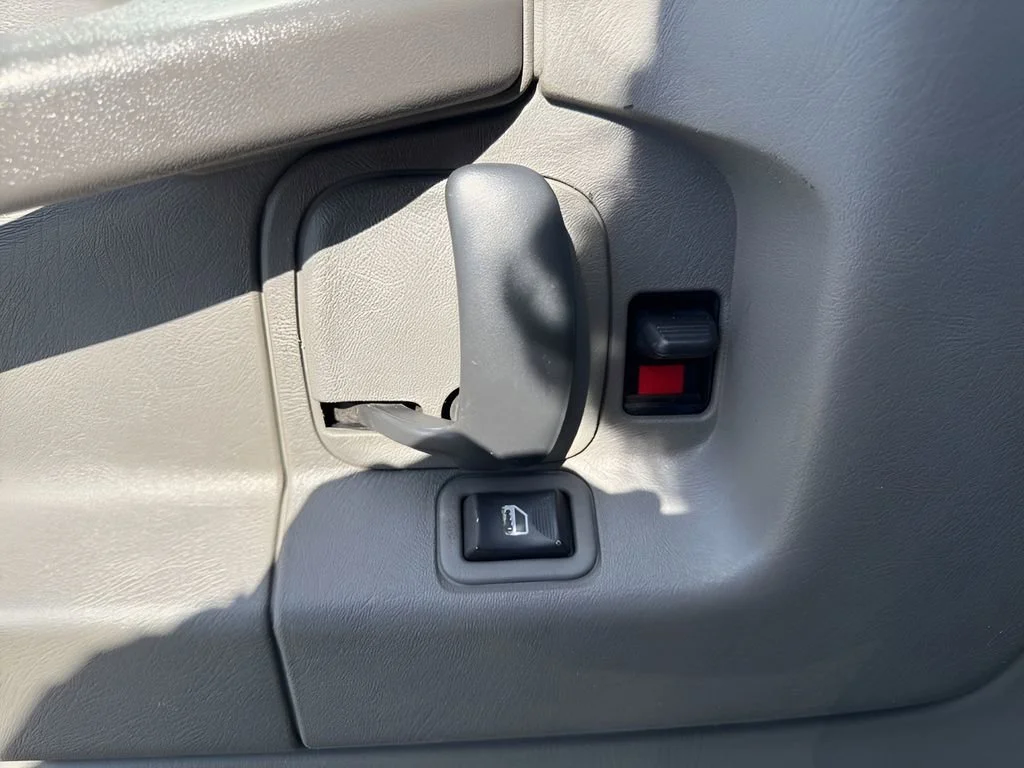 Used 2011 SUMMIT WHITE Chevrolet  image 20