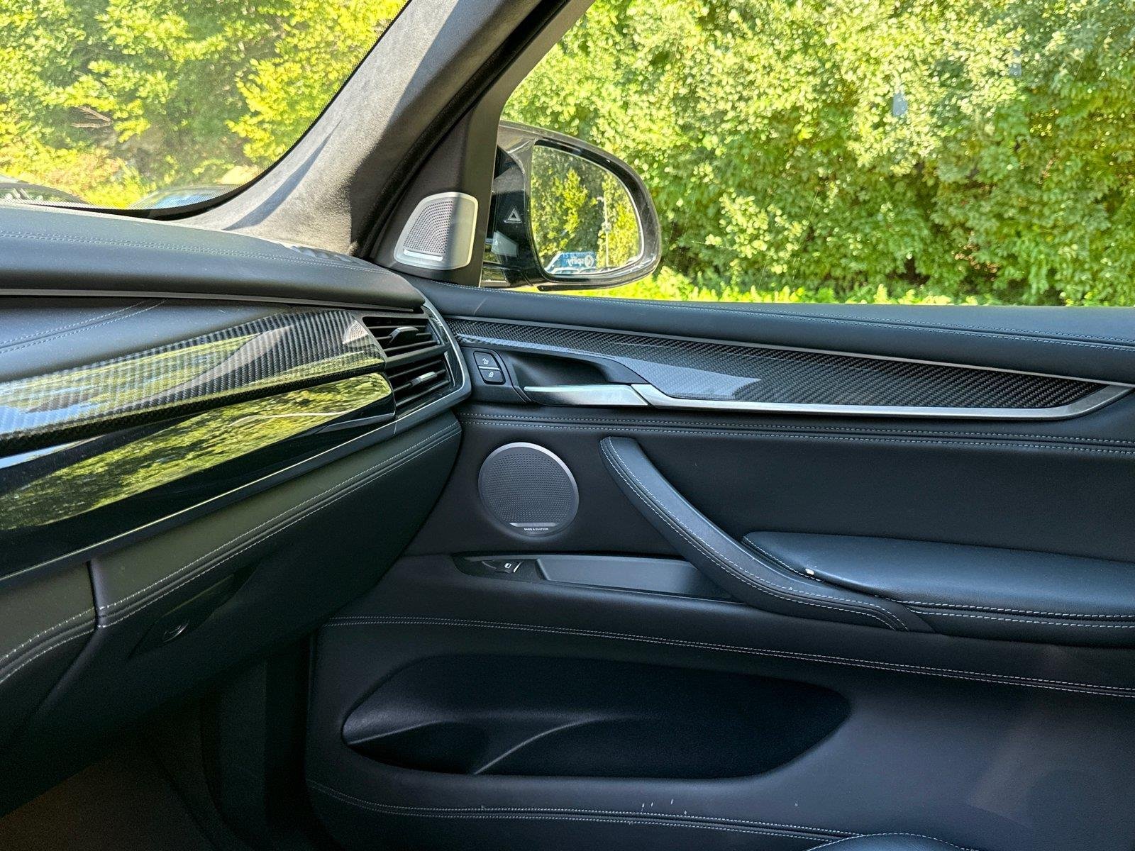 Used 2018 Black Sapphire Metallic BMW  image 20