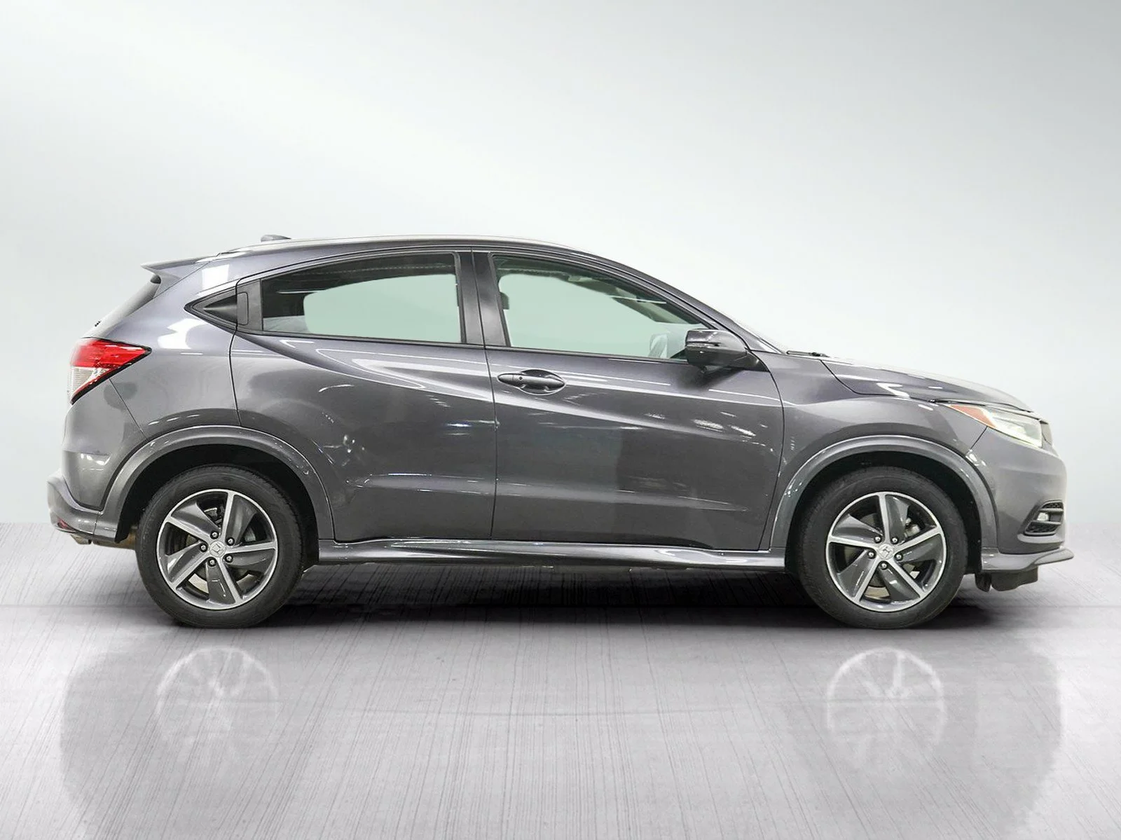 Used 2019  Honda 5D WAGON TOURING 4WD AUTO image 6