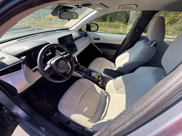 Used 2022  Toyota L image 15