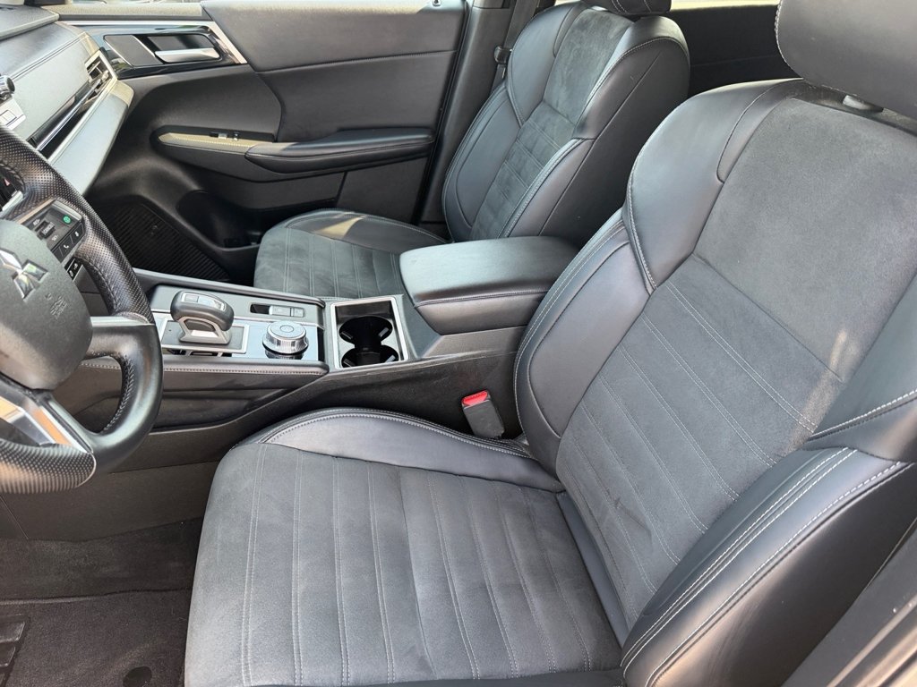 Used 2024 Alloy Silver Metallic Mitsubishi SE image 12