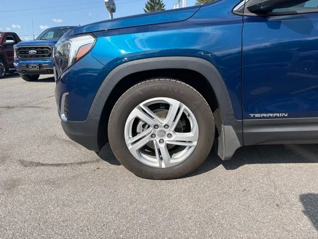 Used 2019 Blue Emerald Metallic GMC SLE image 14