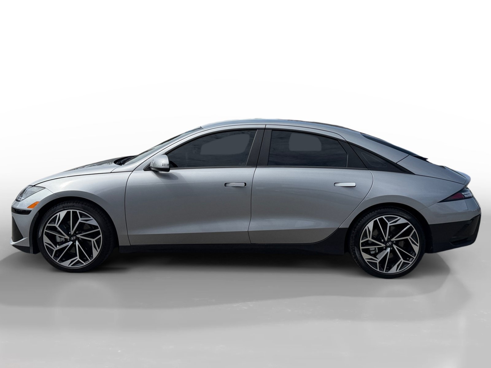 Used 2025 Hyundai IONIQ 6 SEL with VIN KMHM34AA7SA086553 for sale in Santa Clara, CA