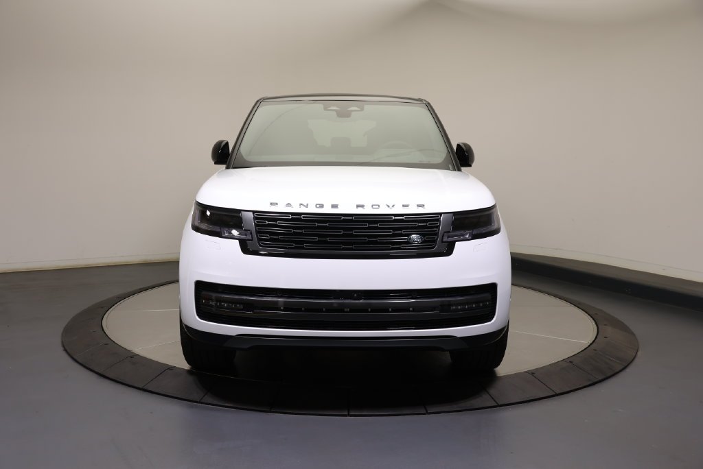 New 2027 Fuji White Land Rover SE image 8