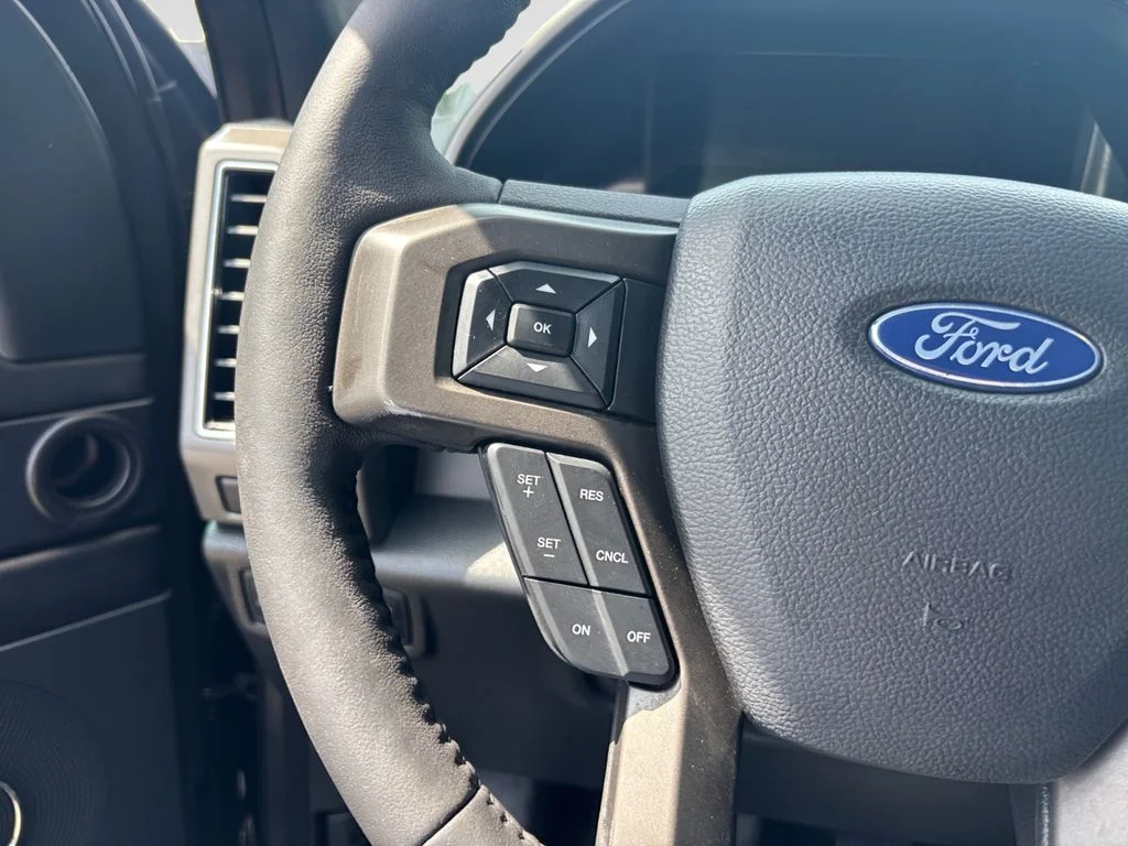 Used 2020 Black Ford XLT image 26