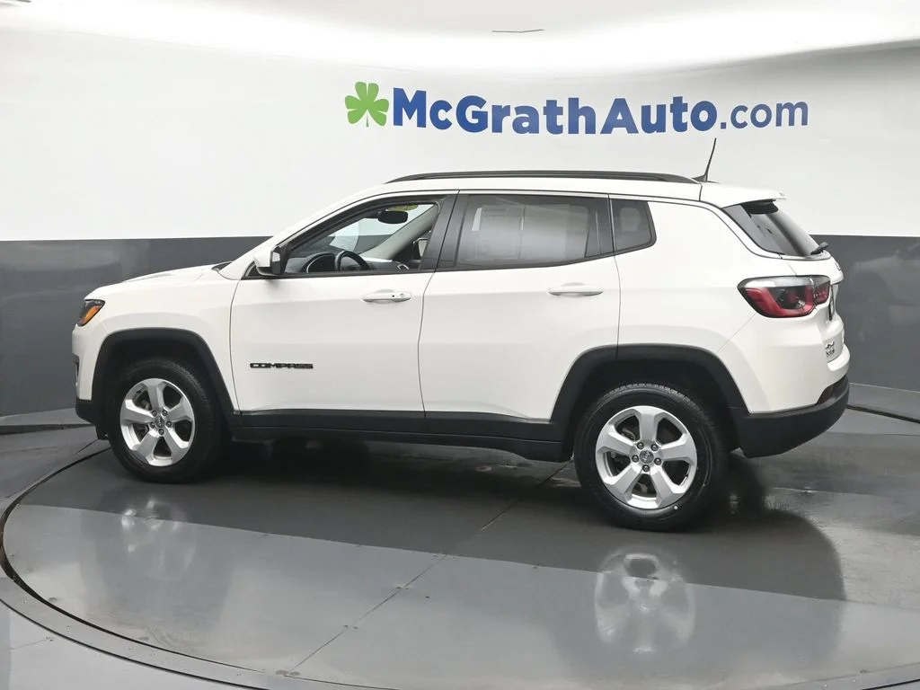 Used 2020 White Jeep Latitude image 22