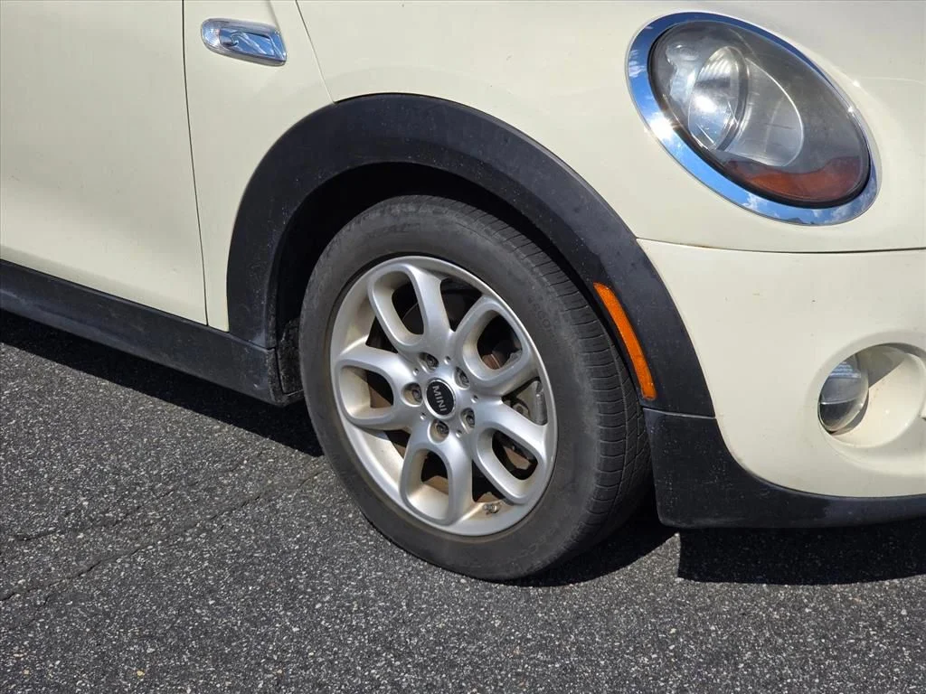 Used 2016 White MINI Base image 16