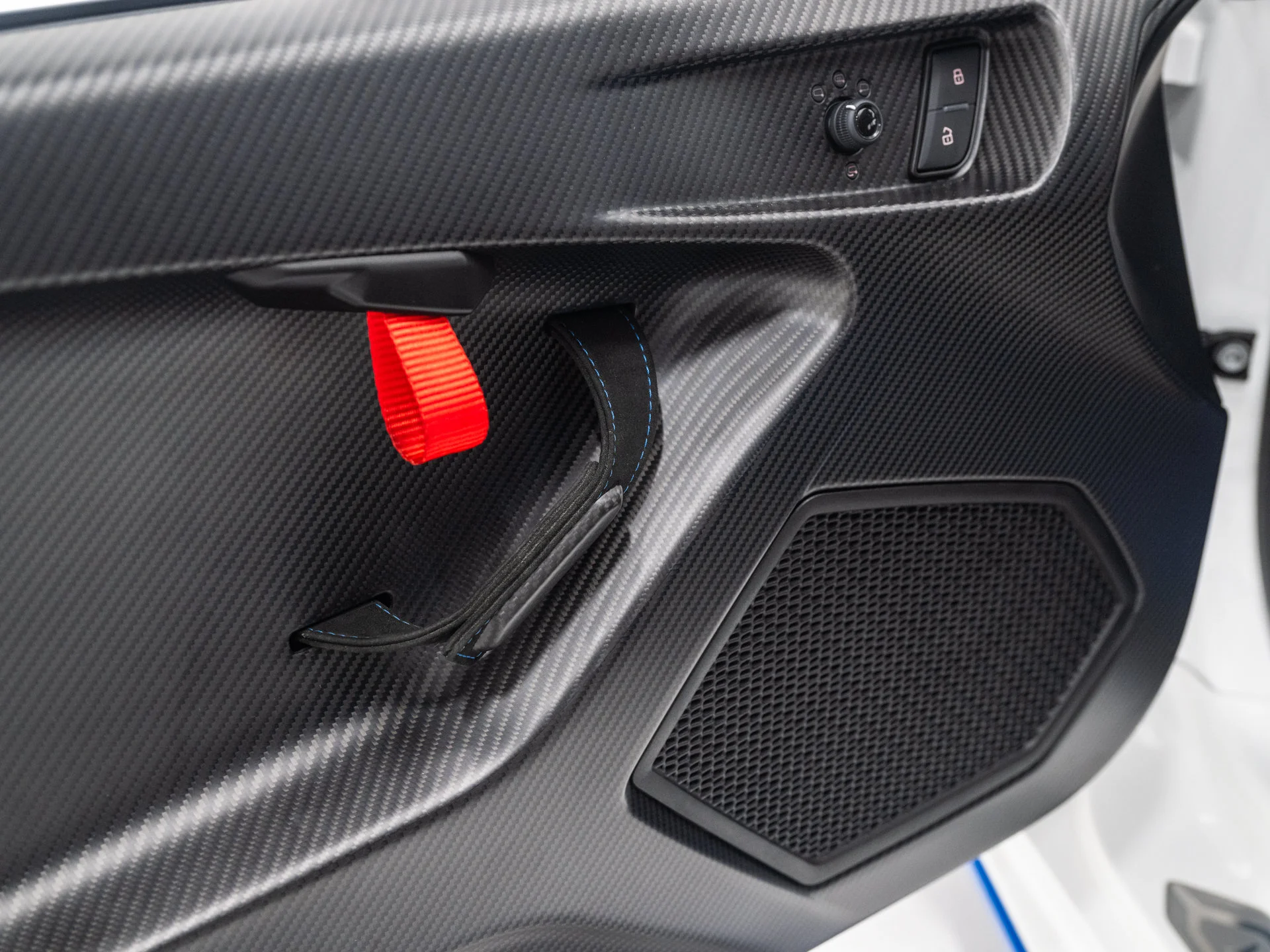 Used 2021 Bianco Asopo Metallic Lamborghini  image 34