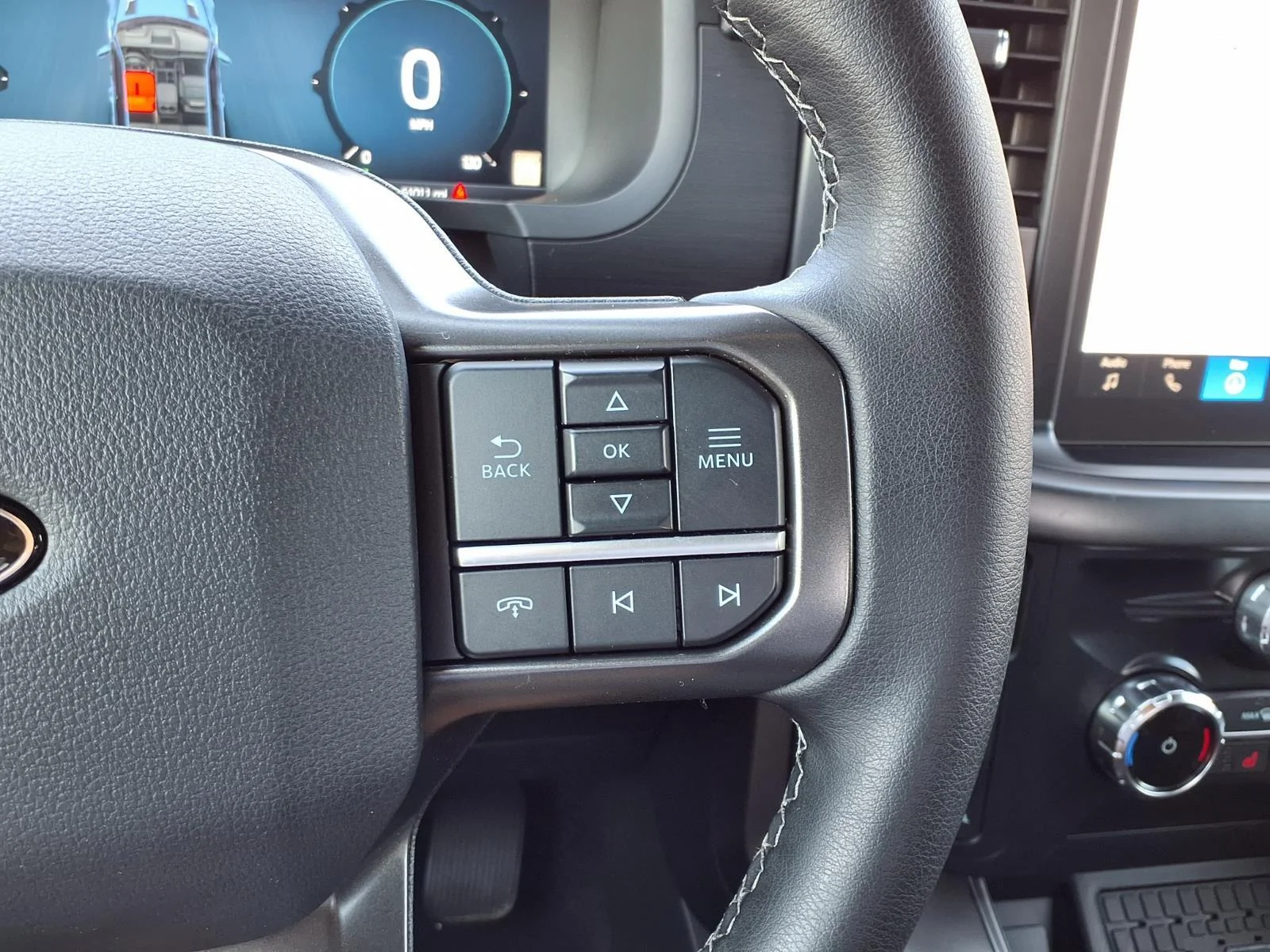 Used 2024 Avalanche Ford XLT image 29