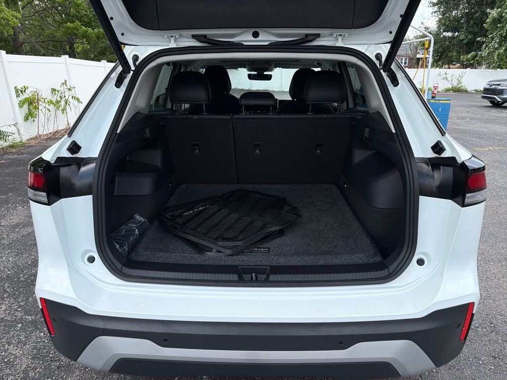 New 2026 White/off-white Volkswagen 2.0T SE image 22