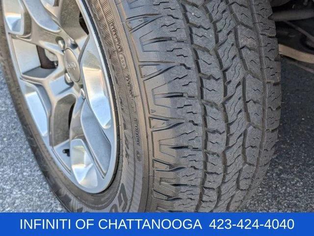 Used 2019 White Jeep Trailhawk image 29