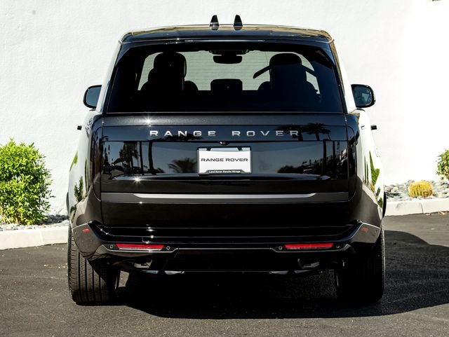 New 2026 Santorini Black Land Rover SE image 8