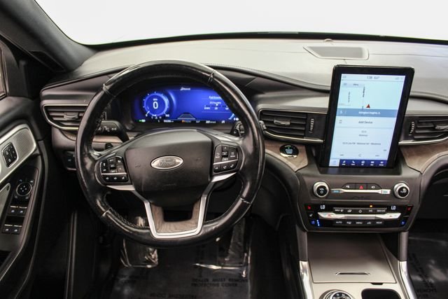 Used 2020 Silver Metallic Ford Platinum image 25