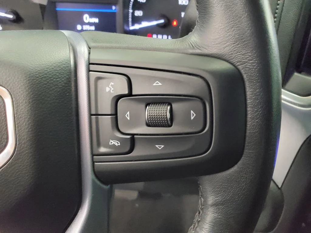 Used 2020 PACIFIC BLUE METALLIC GMC SLE image 13