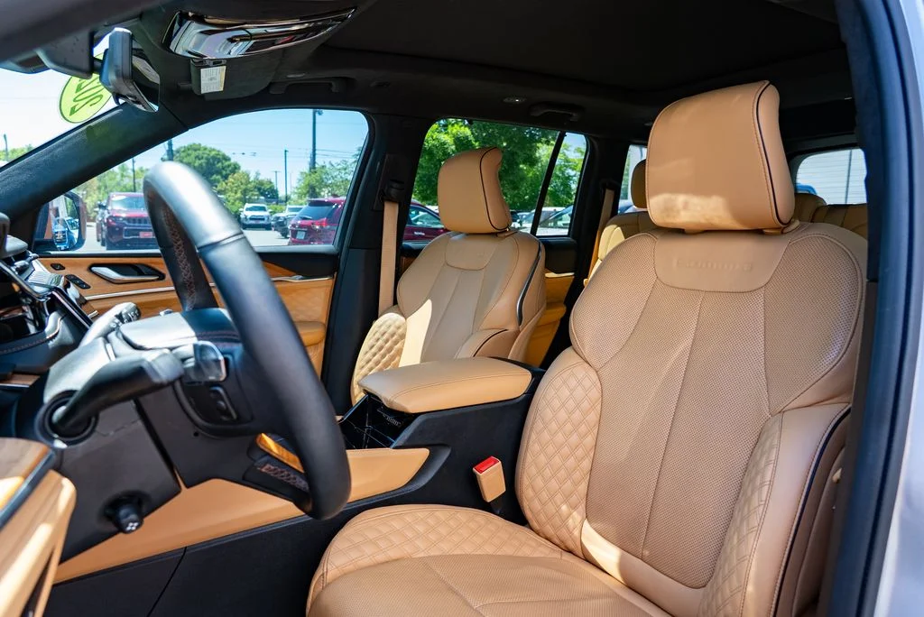 Used 2022 Silver Jeep Summit Reserve 4xe image 23