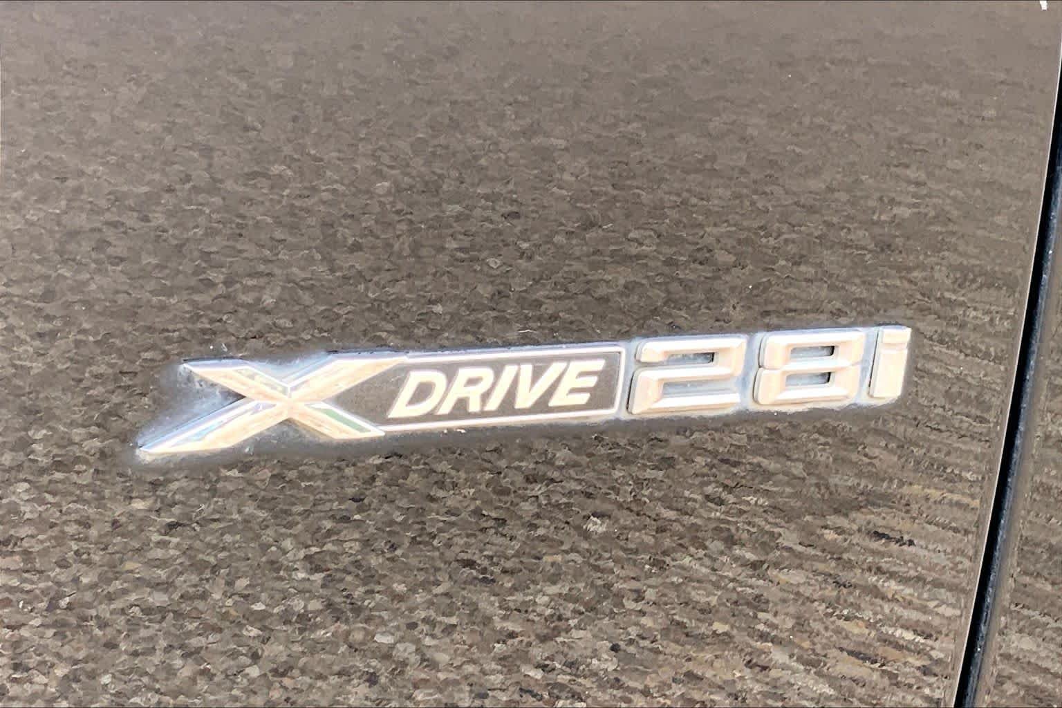 Used 2017 Black Sapphire Metallic BMW xDrive28i image 33
