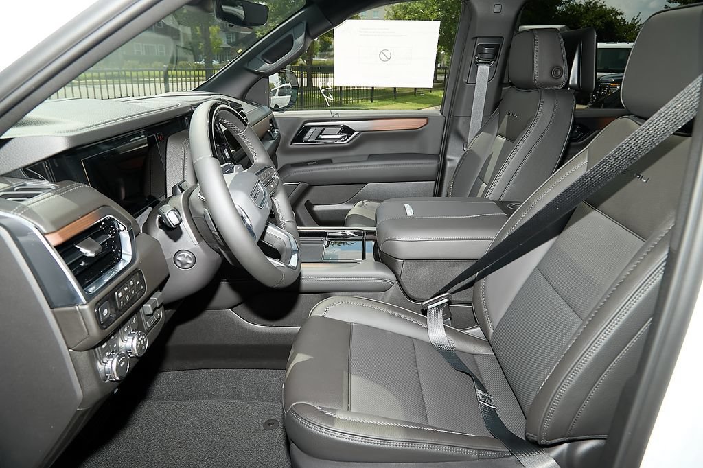 2026 GMC Yukon XL Denali - Photo 32