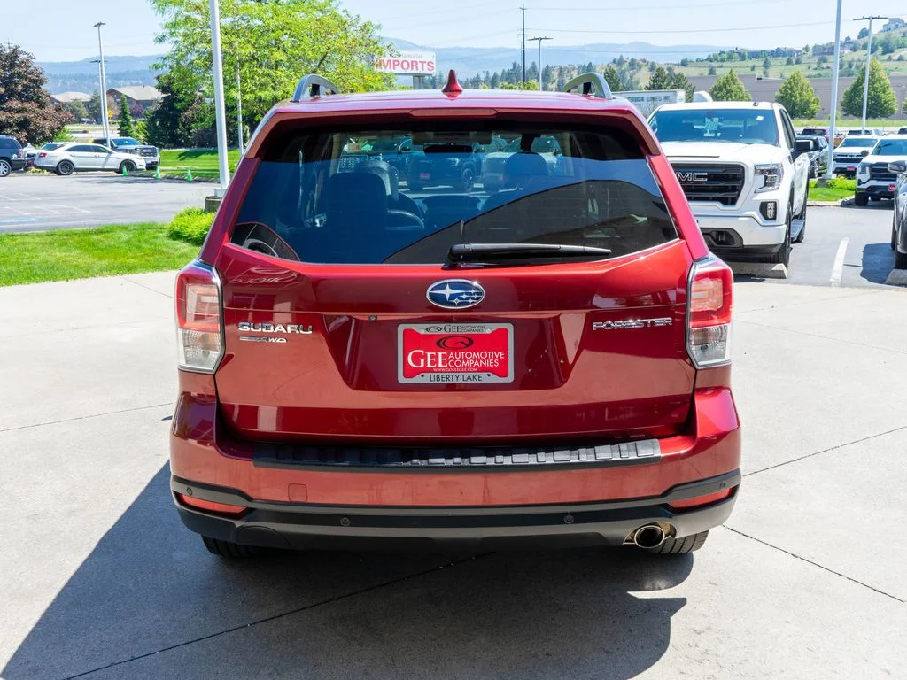 Used 2018 Red Subaru 2.5i Touring image 47