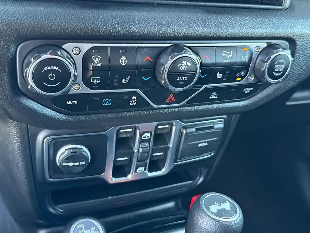 Used 2024 Green Jeep Sport S 4xe image 30