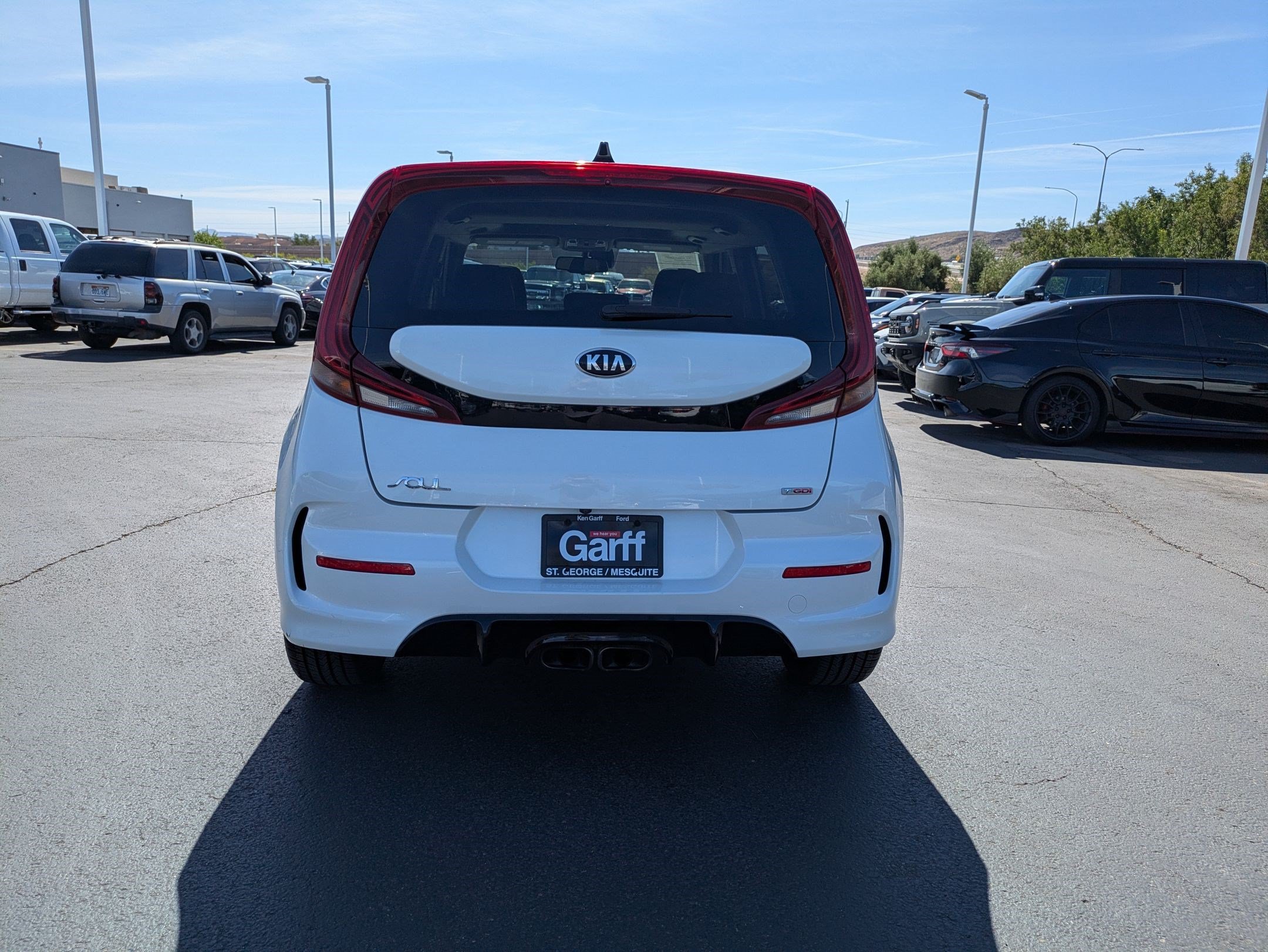 Used 2021 Snow White Pearl Kia Turbo image 4