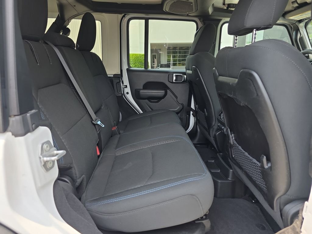 Used 2025 White/off-white Jeep Rubicon 4xe image 14
