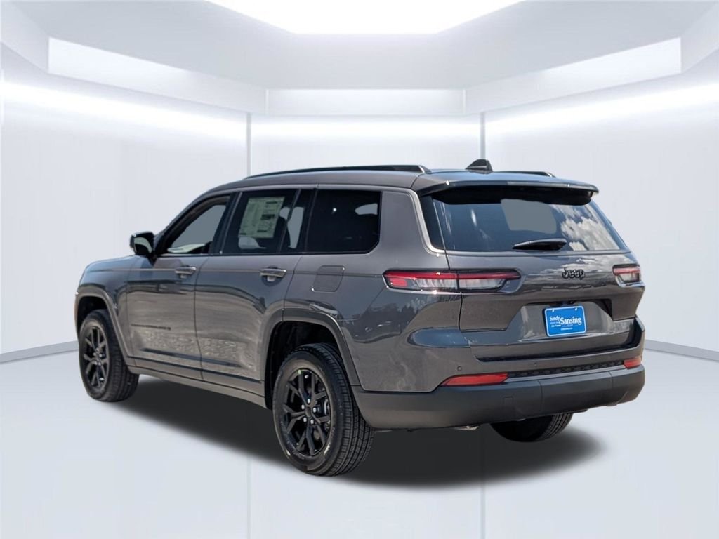 New 2026 Baltic Gray Metallic Clear-Coat Exterior Paint Jeep Altitude image 3
